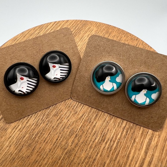 Classic Edgy Round Stud Earrings - Retro Stylish Stud Earrings set of two - Picture 8 of 13